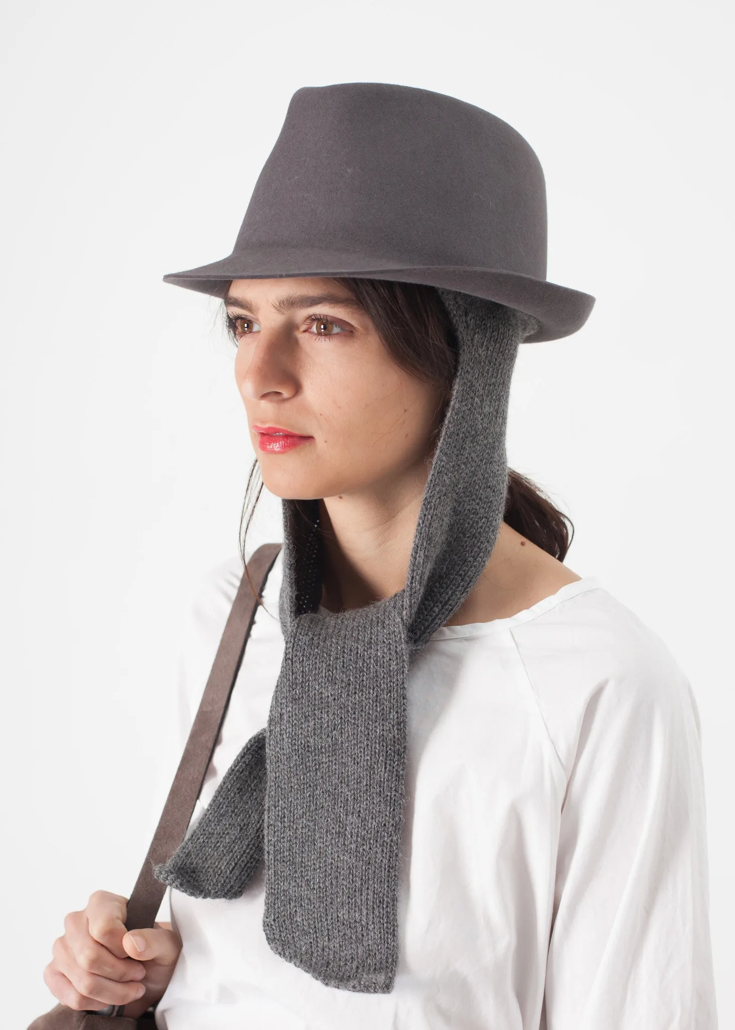 Kate Hat in Steel Grey - A Stylish and Fashionable Choice